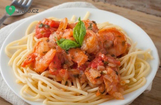 Krevety se špagetami a rajčatovou omáčkou recept