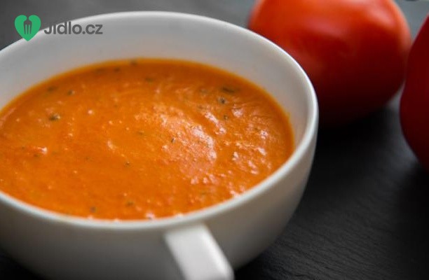 Rajčatová polévka s červenými paprikami recept
